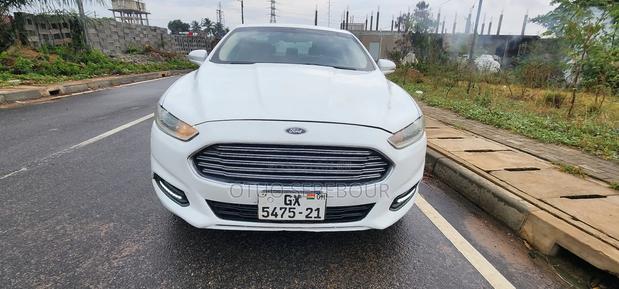 Ford Fusion SE 4dr Sedan (2.5L 4cyl 6A) 2015 White