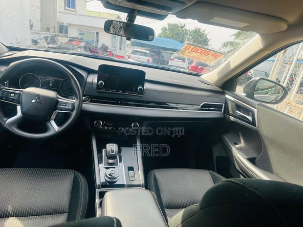 Mitsubishi Outlander SE 2022 Black