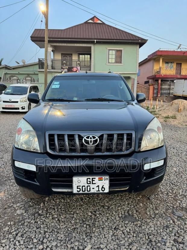 Toyota Land Cruiser Prado 2010 Black