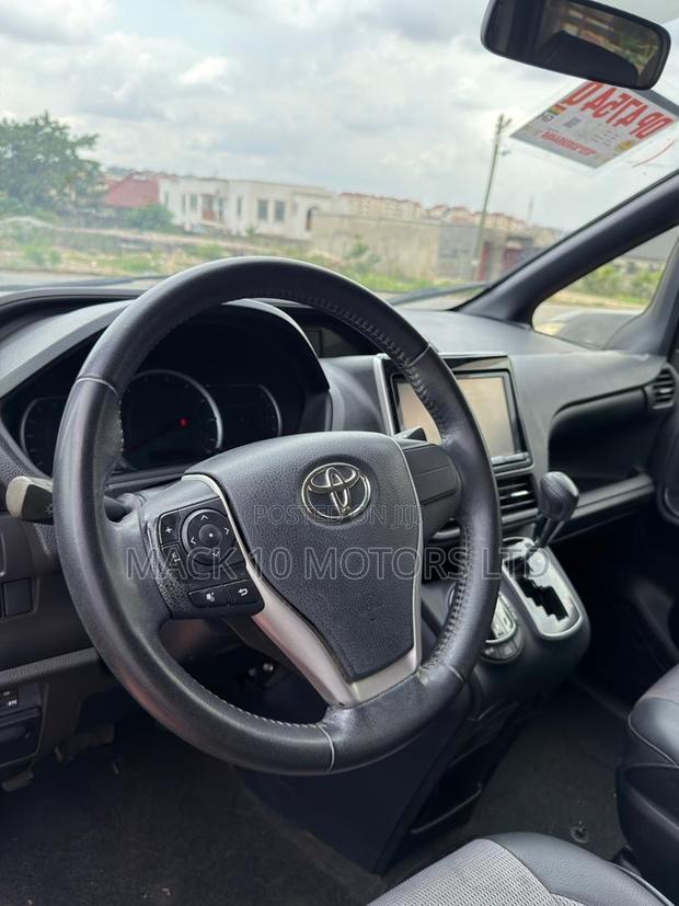 Toyota Voxy 2015 Black
