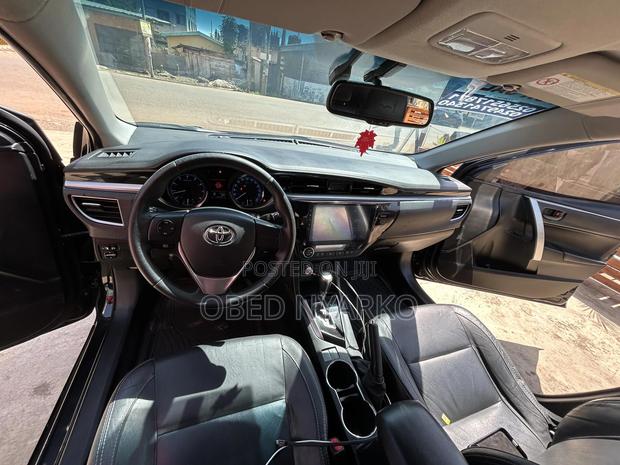 Toyota Corolla Altis 2016 Black