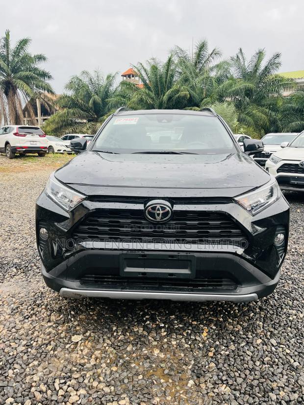 Toyota RAV4 LE 2022 Black