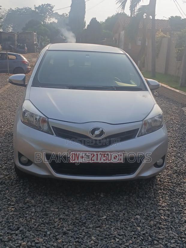 Toyota Vitz 1.3 AWD 5dr 2014 Silver