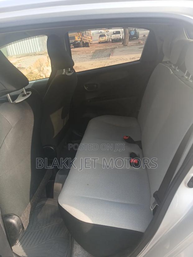 Toyota Vitz 1.3 AWD 5dr 2014 Silver