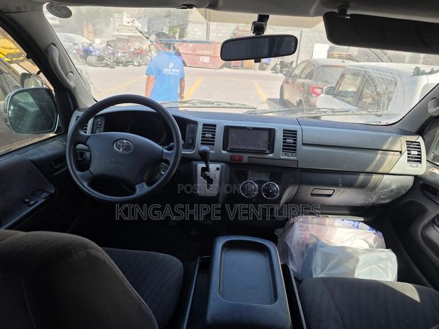 Toyota HiAce SV Premium 2013 Gray