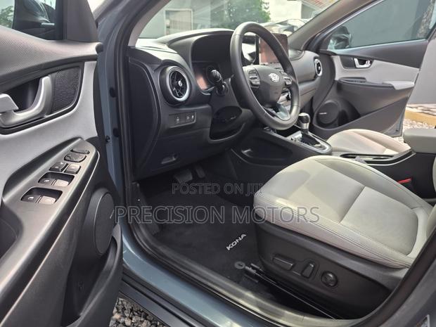 Hyundai Kona Limited 2022 Gray