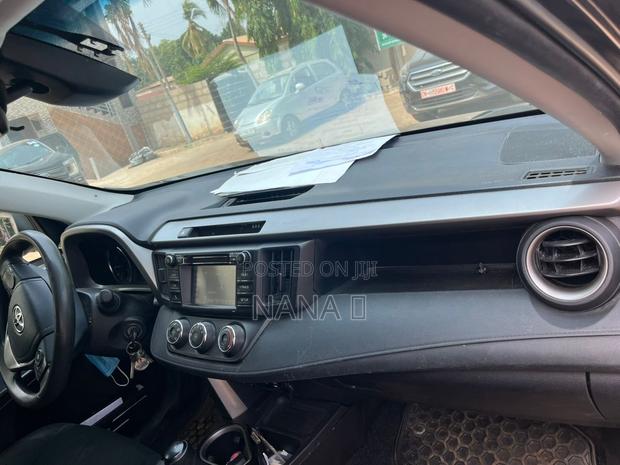 Toyota RAV4 XLE 4dr SUV AWD (2.5L 4cyl 6A) 2018 Black