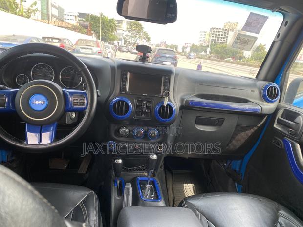 Jeep Wrangler Sahara 4x4 2016 Blue