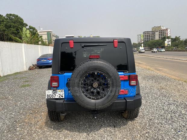 Jeep Wrangler Sahara 4x4 2016 Blue