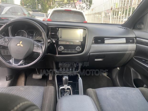 Mitsubishi Outlander 2.4 PHEV AWD 2018 White