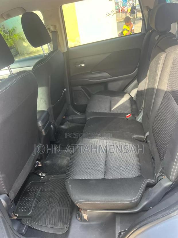 Mitsubishi Outlander 2.0 PHEV AWD 2017 Silver