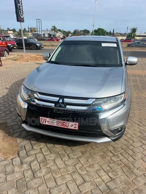 Mitsubishi Outlander 2.0 PHEV AWD 2017 Silver