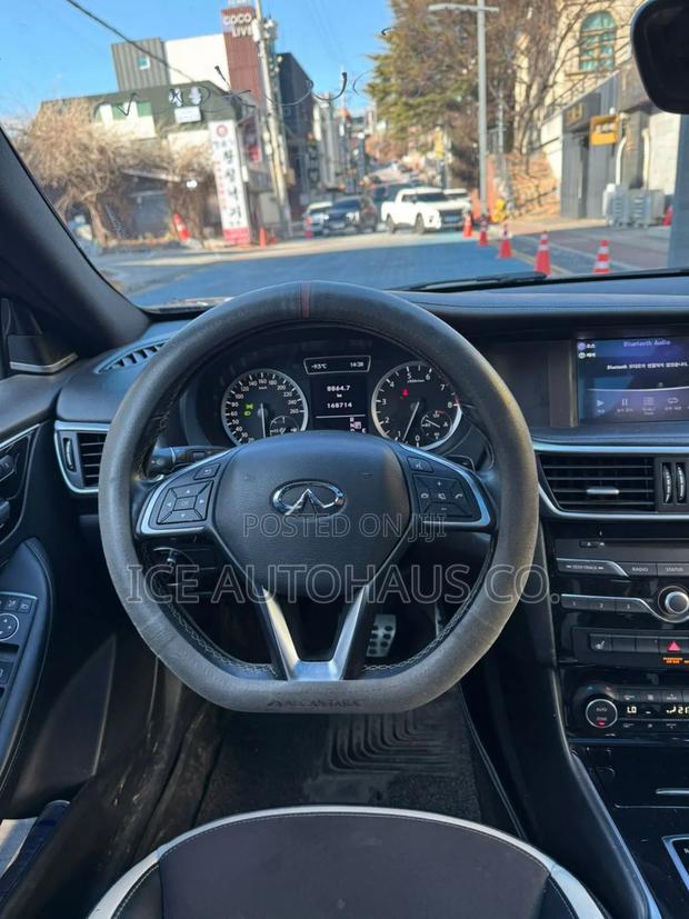 Infiniti Q30 2017 Gray
