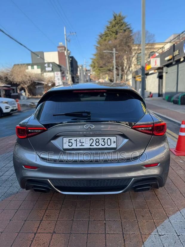 Infiniti Q30 2017 Gray