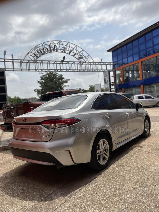 Toyota Corolla 2021 Silver