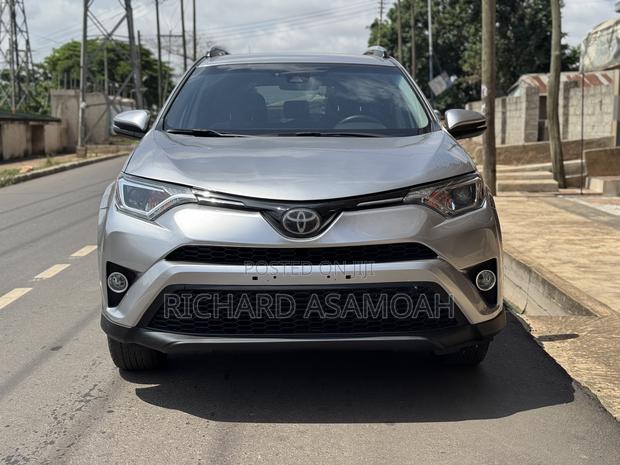 Toyota RAV4 SE 4dr SUV (2.5L 4cyl 6A) 2018 Silver
