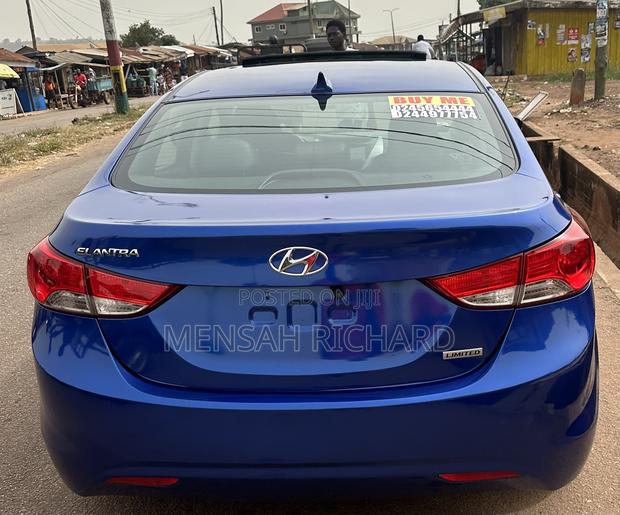 Hyundai Elantra Limited Sedan FWD (1.8L 4cyl 6A) 2013 Blue