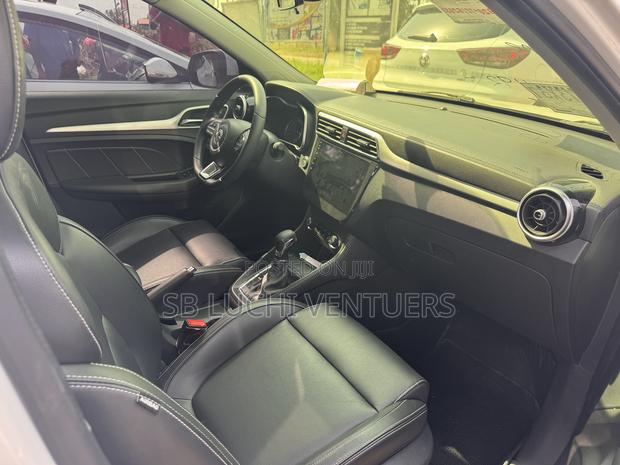 MG ZS 2017 White