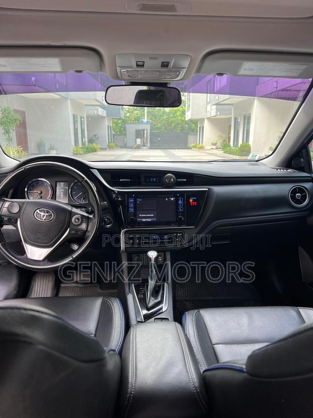 Toyota Corolla XSE (1.8L 4cyl 2A) 2019 Blue