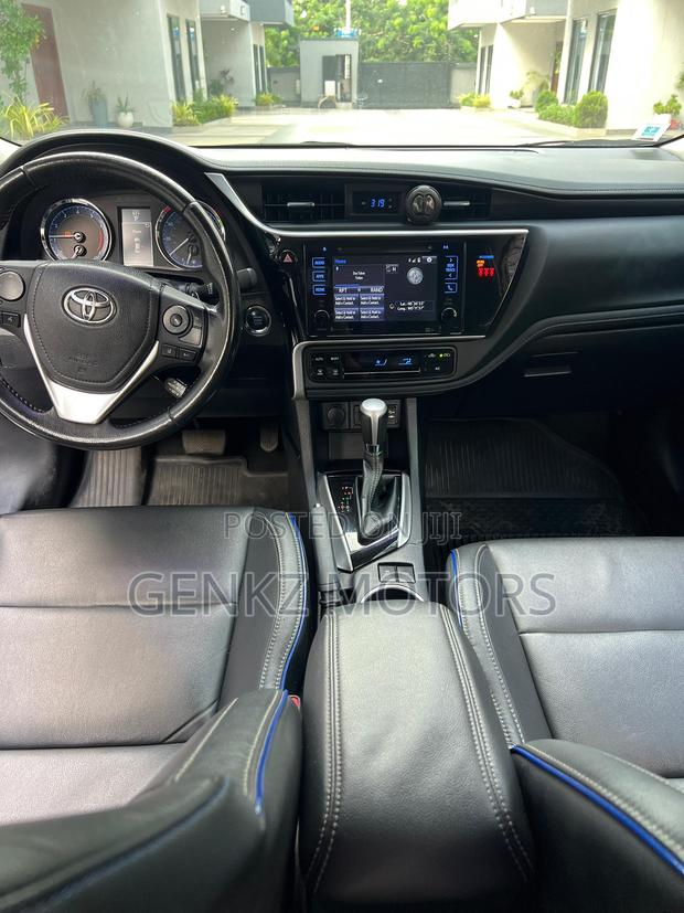 Toyota Corolla XSE (1.8L 4cyl 2A) 2019 Blue
