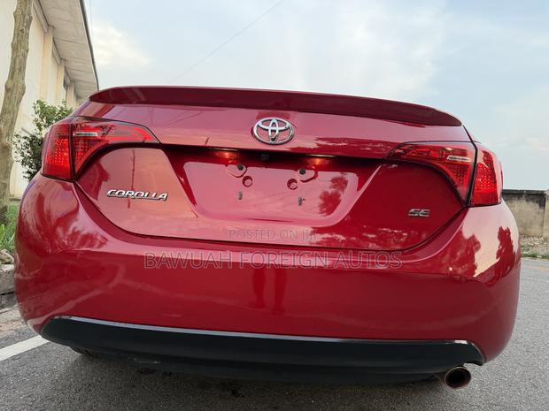 Toyota Corolla SE (1.8L 4cyl 2A) 2018 Red