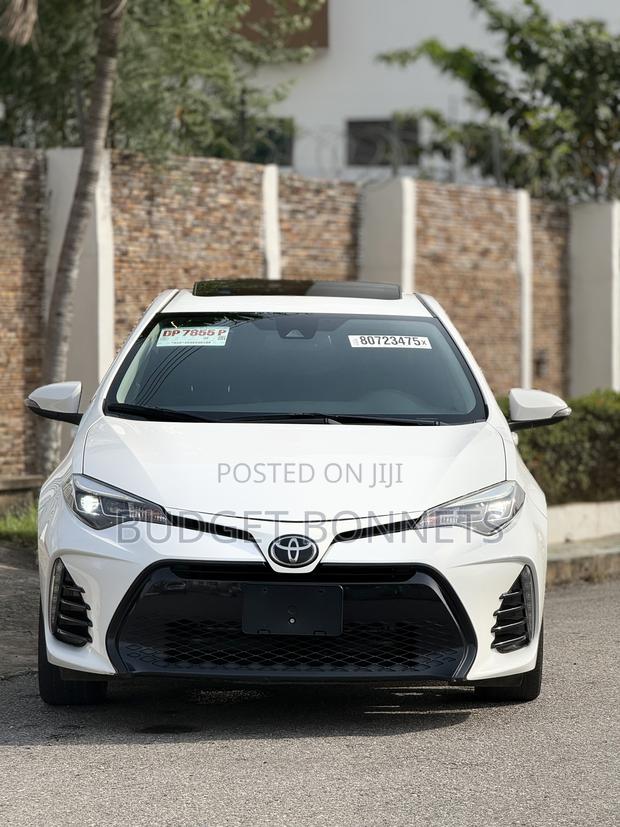 Toyota Corolla XSE (1.8L 4cyl 2A) 2018 White