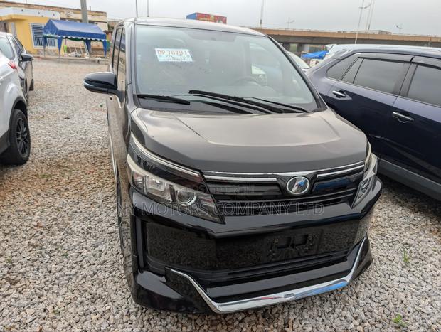 Toyota Voxy 2015 Black