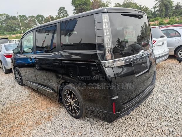 Toyota Voxy 2015 Black