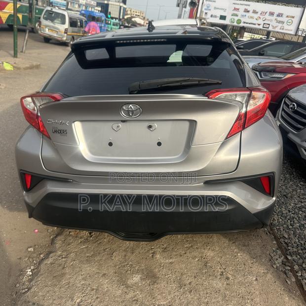 Toyota C-HR XLE Prermium FWD (2.0L 4cyl 2AM) 2018 Gray