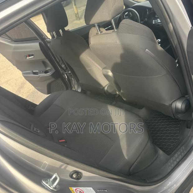 Toyota C-HR XLE Prermium FWD (2.0L 4cyl 2AM) 2018 Gray