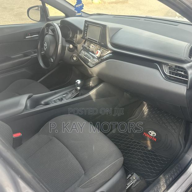 Toyota C-HR XLE Prermium FWD (2.0L 4cyl 2AM) 2018 Gray