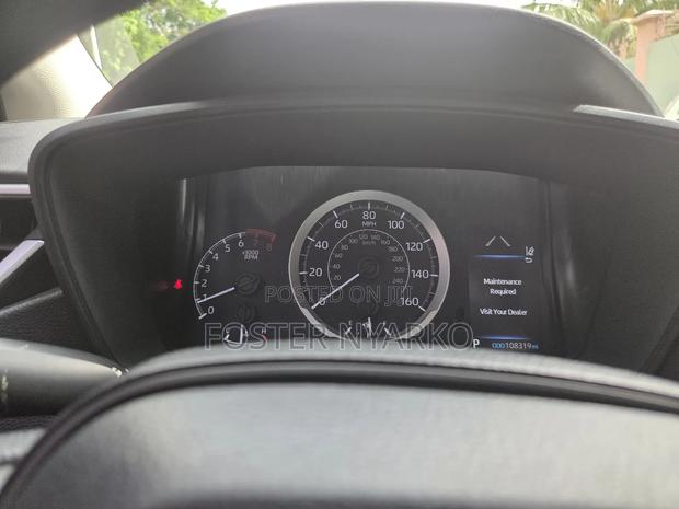Toyota Corolla LE 2020 Off white