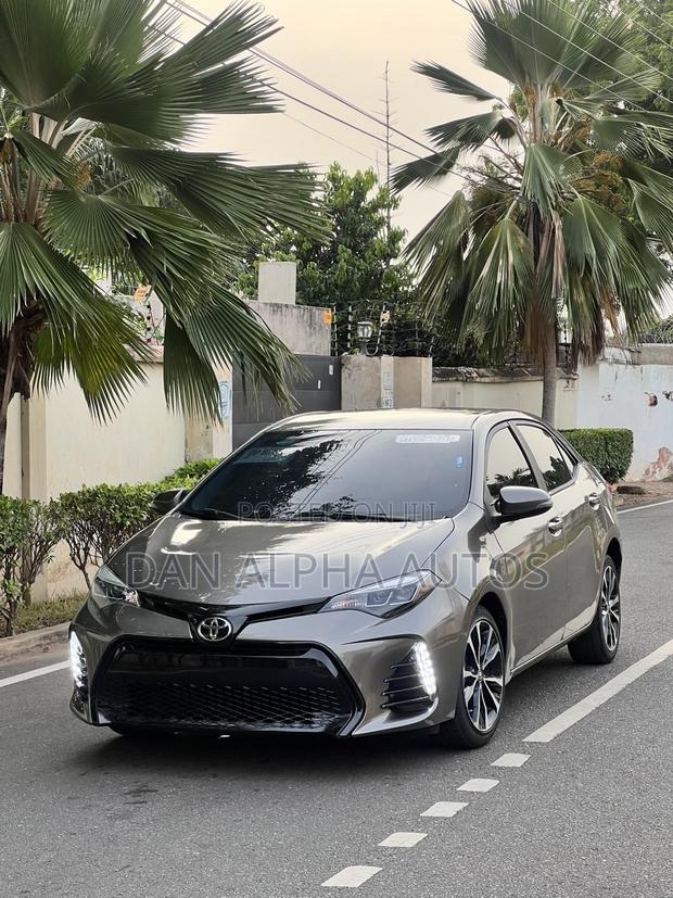 Toyota Corolla SE 4dr Sedan (1.8L 4cyl CVT) 2017 Gray