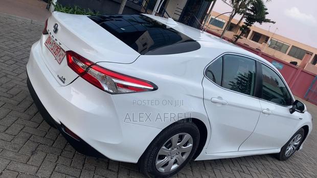 Toyota Camry LE FWD 2020 White
