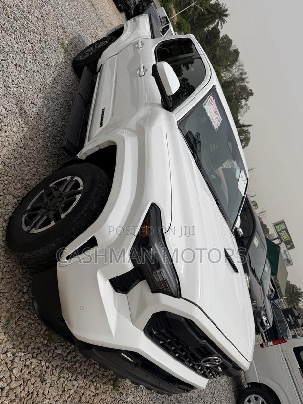 Toyota Tacoma 2024 White