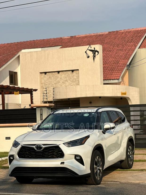 Toyota Highlander XLE AWD 2023 White