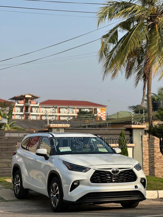 Toyota Highlander XLE AWD 2023 White