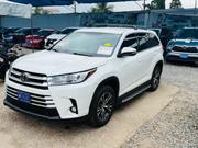 Toyota Highlander LE Plus 2019 White for sale