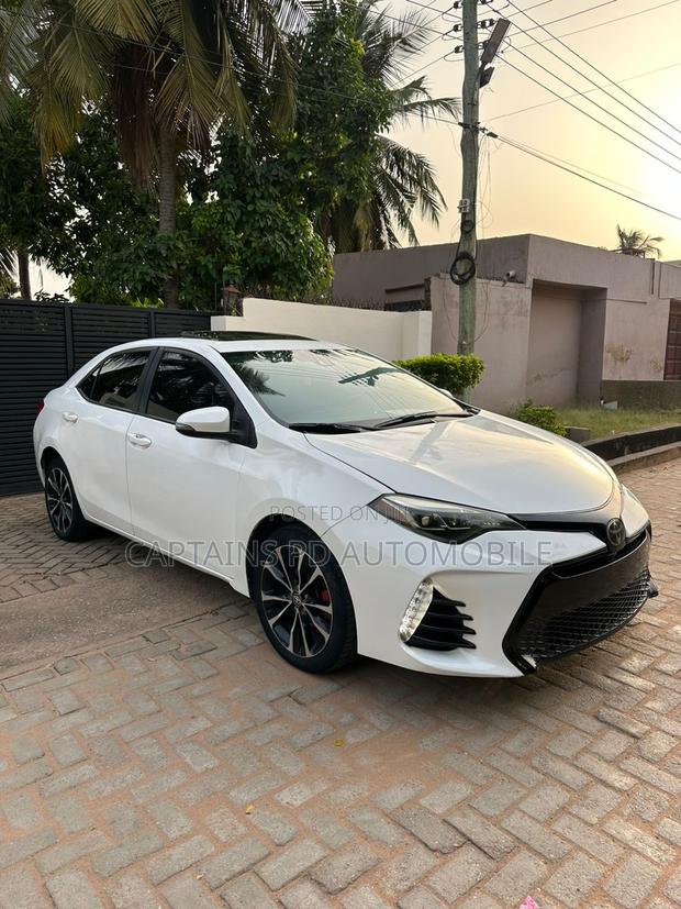 Toyota Corolla 2018 White