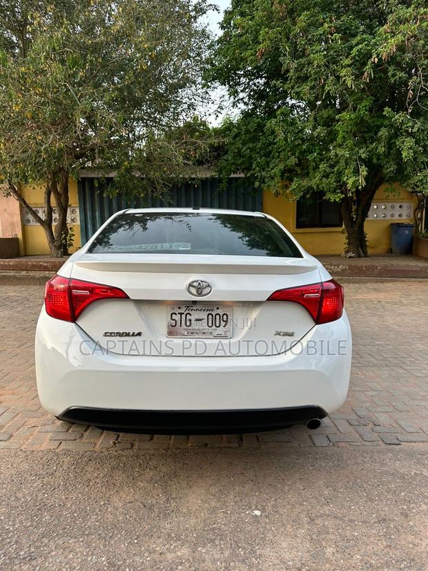 Toyota Corolla 2018 White