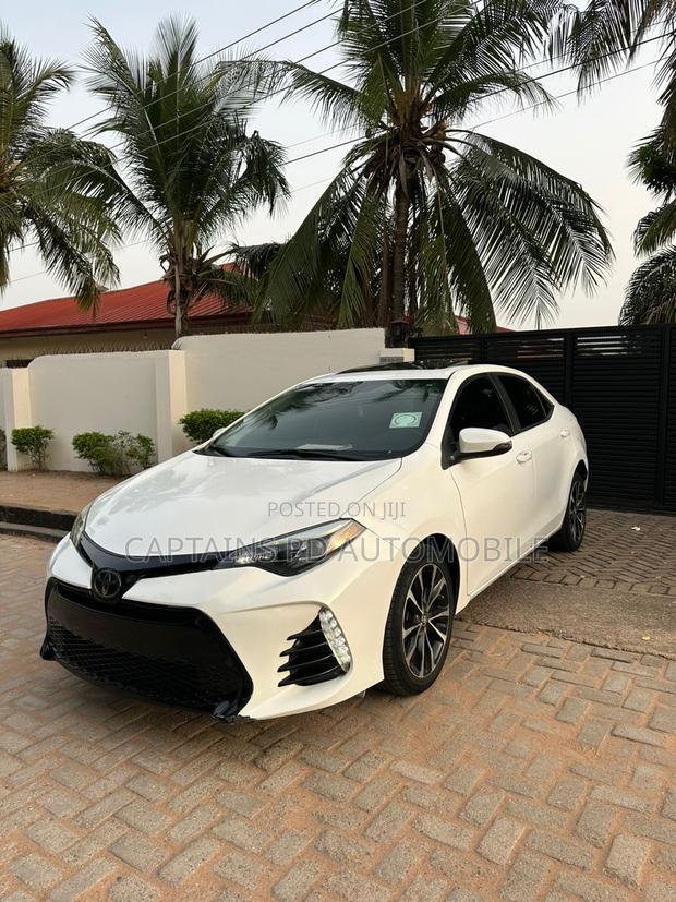 Toyota Corolla 2018 White