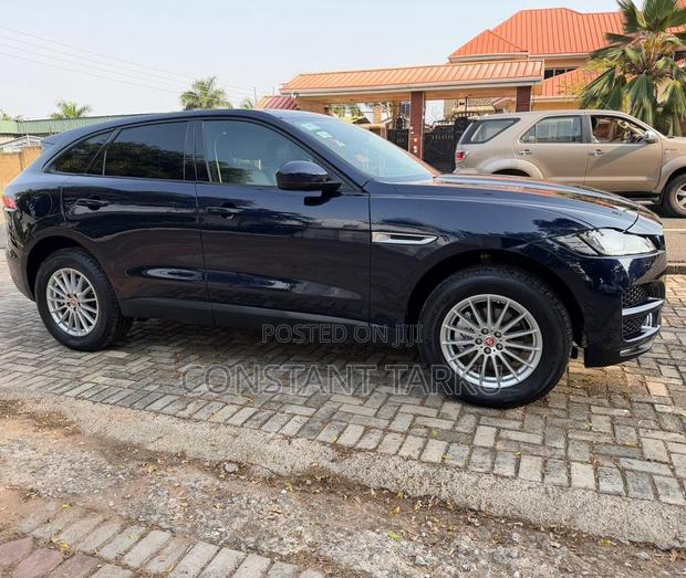 Jaguar E-Pace First Edition 2018 Blue