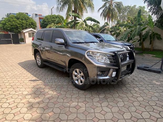 Toyota Land Cruiser Prado 2011 Gray