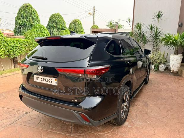 Toyota Highlander XLE 2021 Black