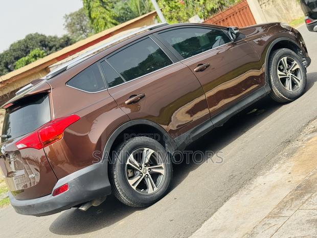 Toyota RAV4 Limited AWD (2.5L 4cyl 6A) 2016 Brown