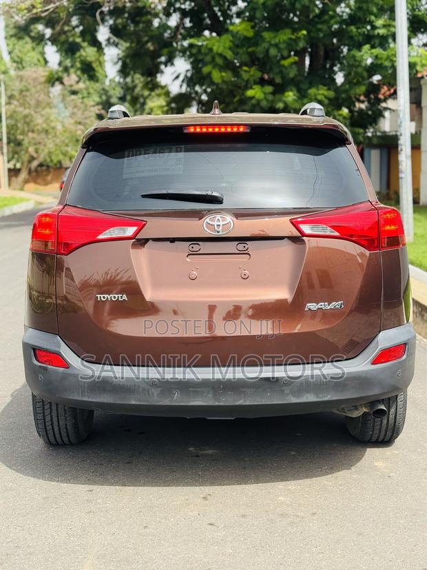 Toyota RAV4 Limited AWD (2.5L 4cyl 6A) 2016 Brown
