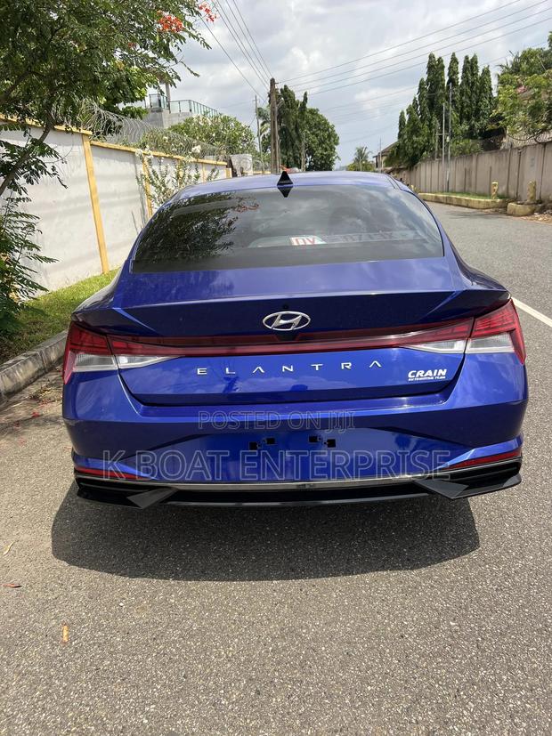 Hyundai Elantra Limited 2022 Blue