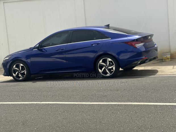 Hyundai Elantra Limited 2021 Blue