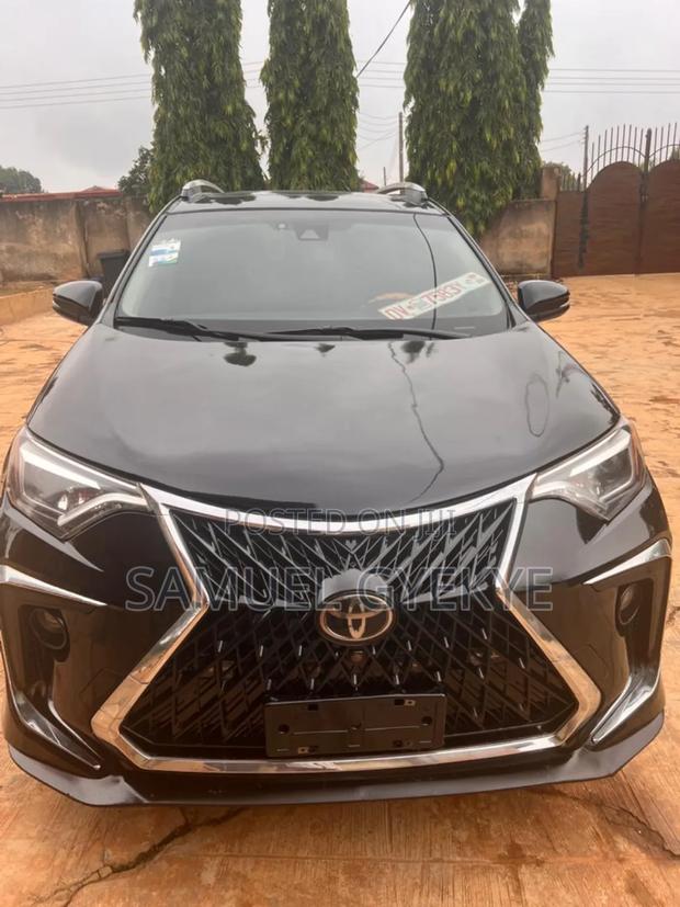 Toyota RAV4 Limited AWD (2.5L 4cyl 6A) 2017 Black