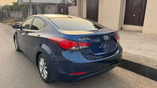 Hyundai Elantra SE Sedan FWD (1.8L 4cyl 6M) 2016 Blue